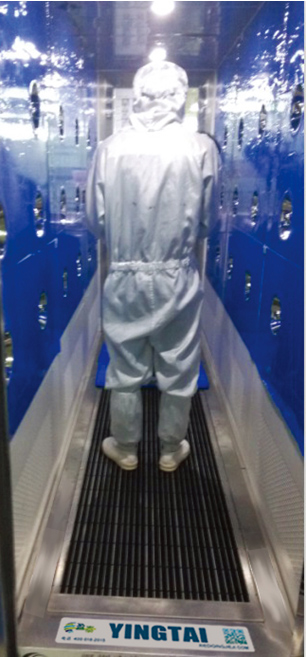 shoes sole cleaner combined with air shower room